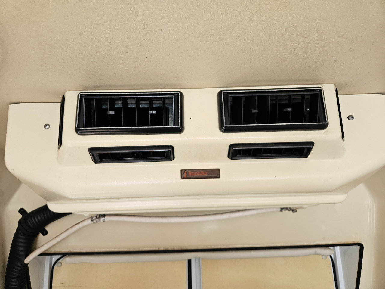 Used 1997 Dodge B3500 image 37