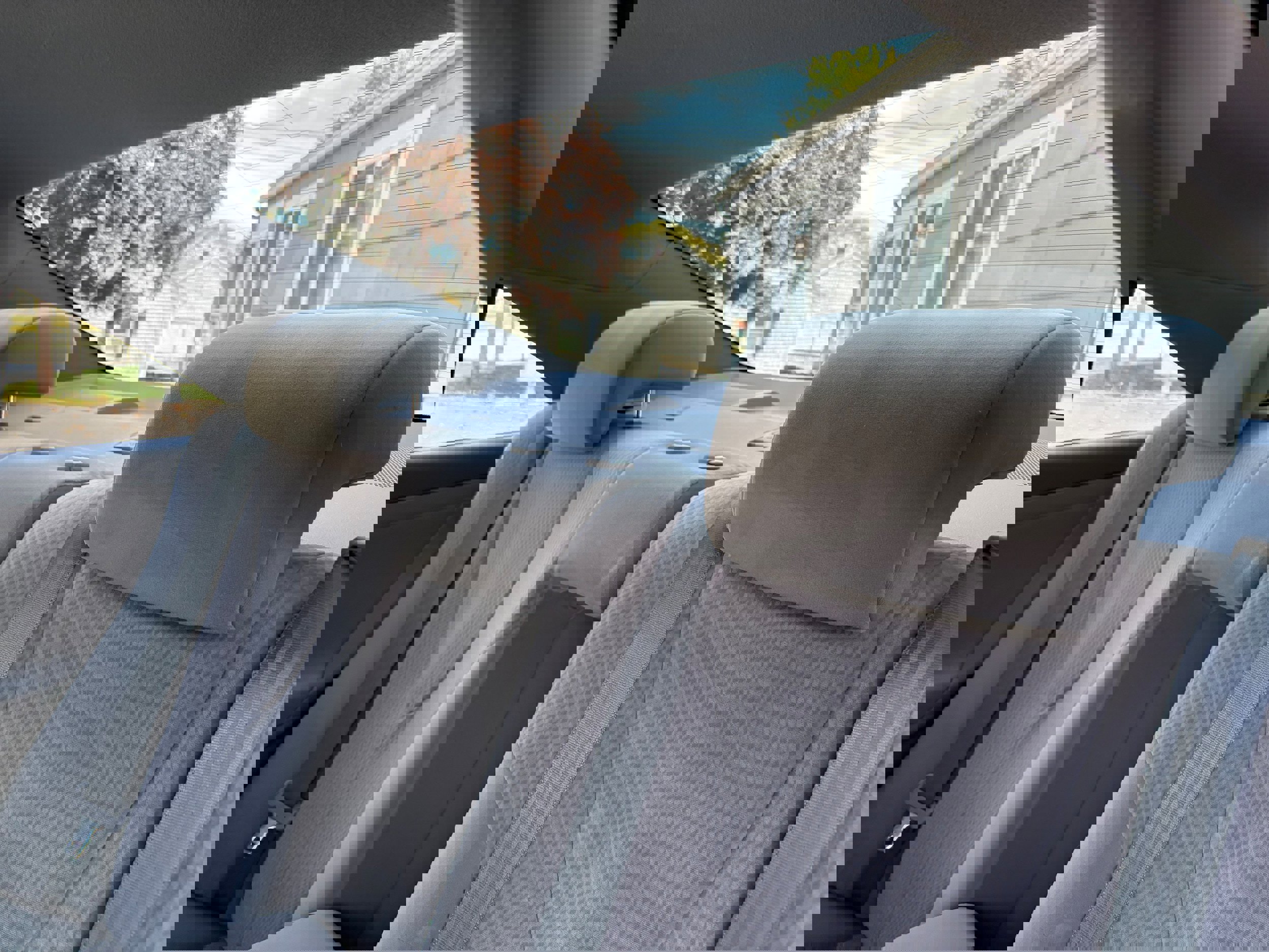 Used 2011 Toyota Camry LE image 12