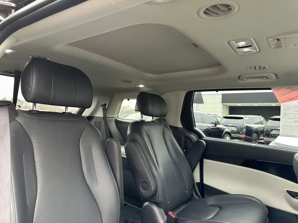 Used 2024 Kia Carnival SX Prestige FWD image 31