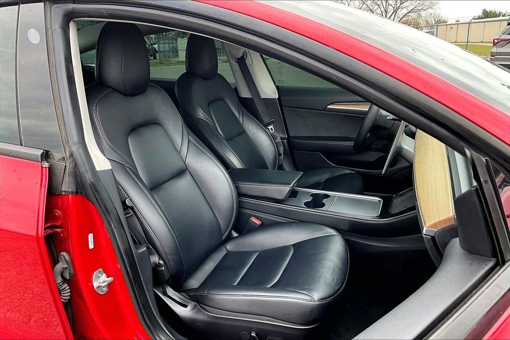 Used 2022 Tesla Model 3 Standard Range image 10