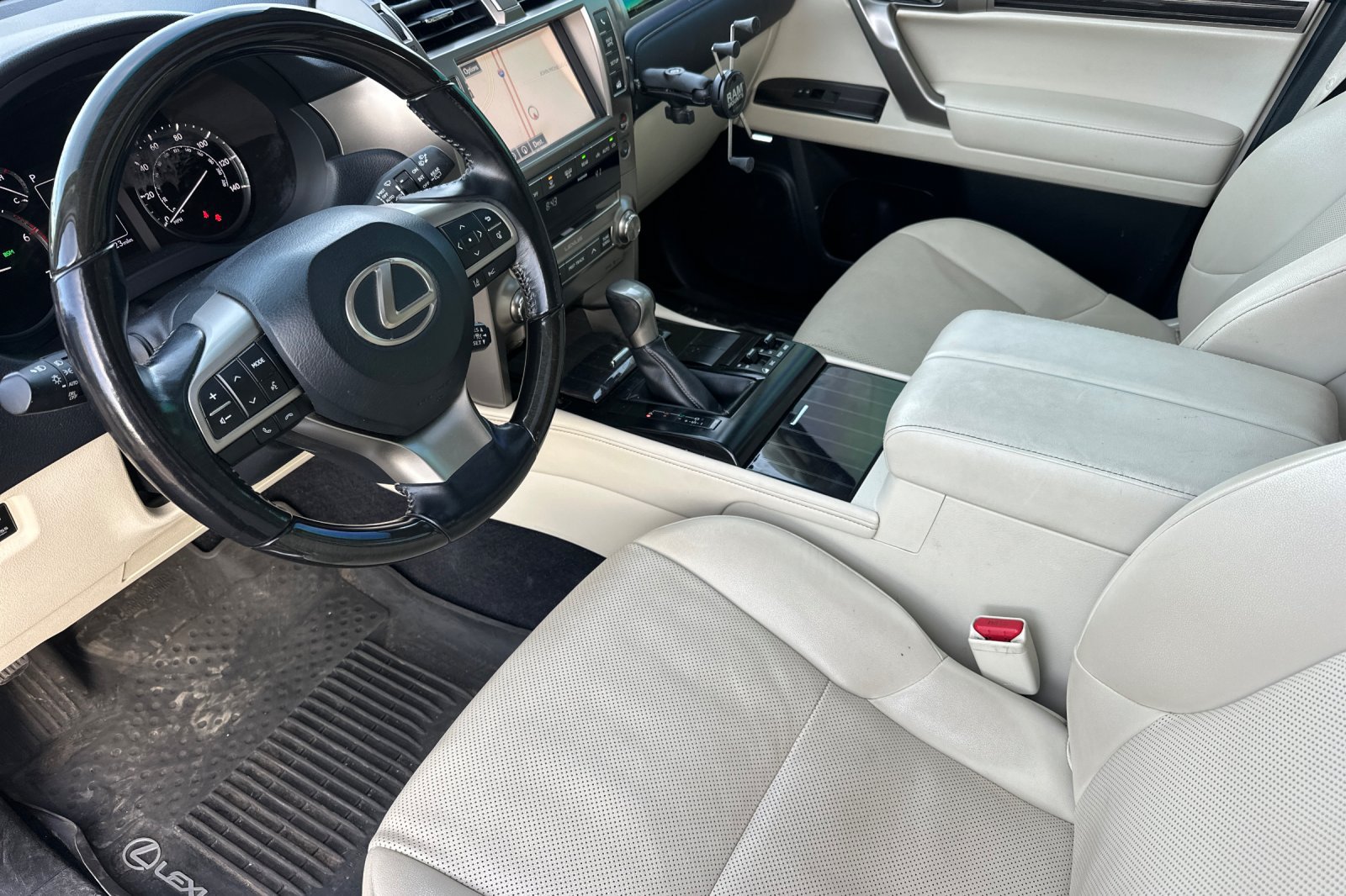 Used 2020 Lexus GX 460 Premium w/ Premium Package AWD/4WD image 10