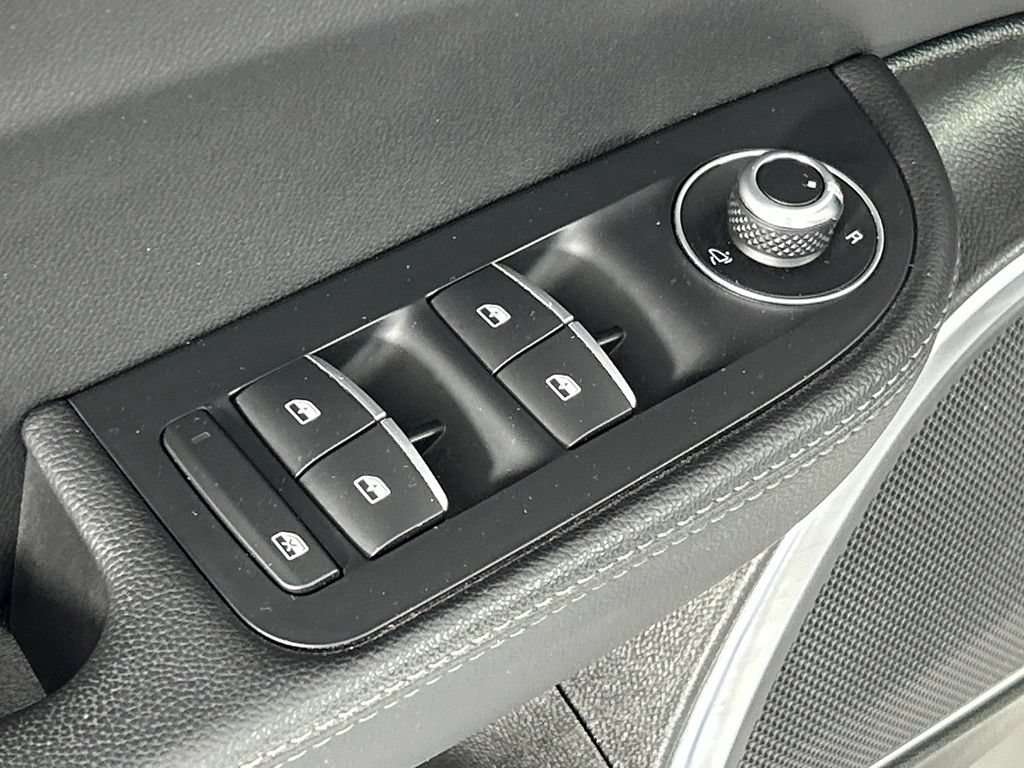 Used 2022 Alfa Romeo Giulia Ti AWD/4WD image 34