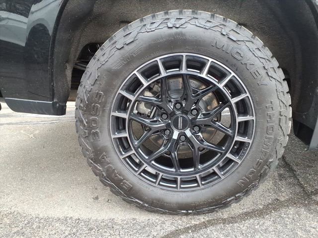 Used 2019 Chevrolet Silverado 1500 High Country w/ Technology Package AWD/4WD image 6