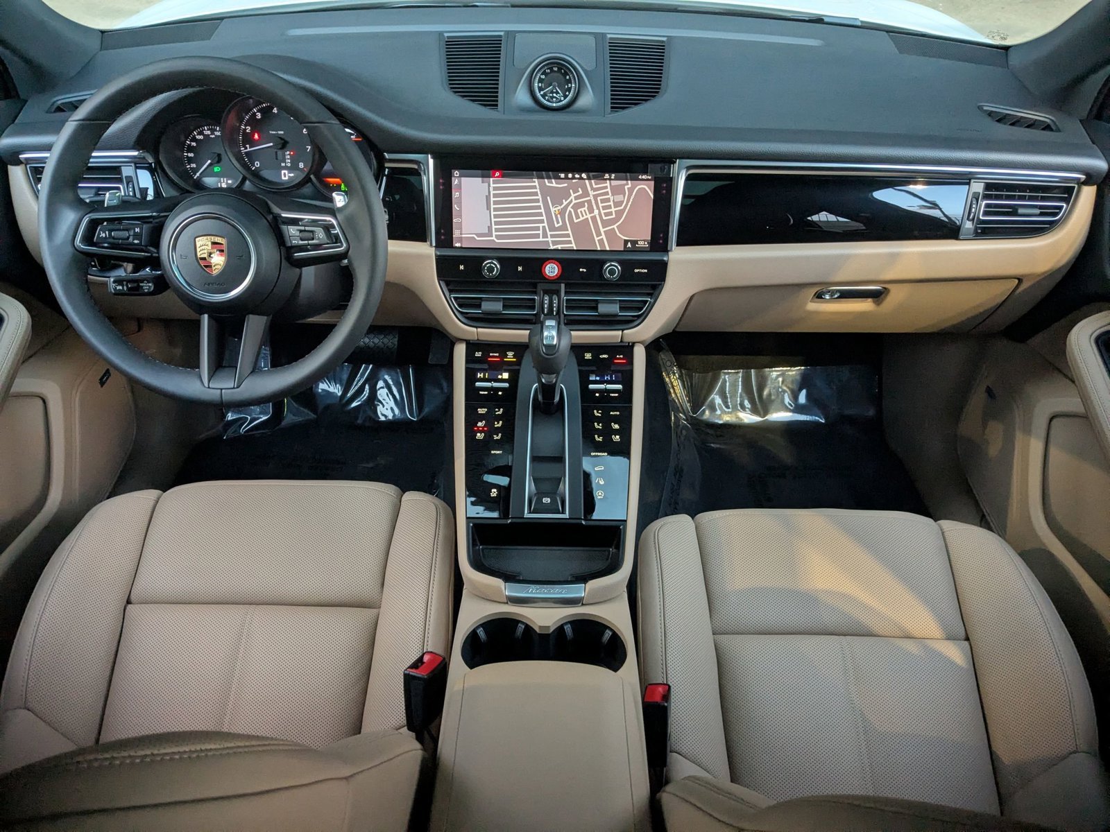 Certified 2026 Porsche Macan AWD/4WD image 23