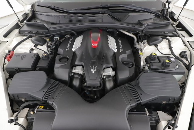 Used 2015 Maserati Quattroporte GTS image 15