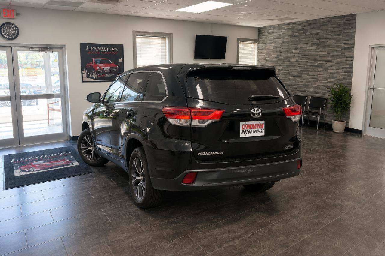 Used 2019 Toyota Highlander LE FWD image 6