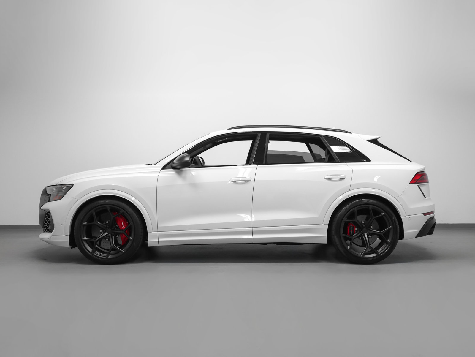 Used 2026 Audi RS Q8 performance AWD/4WD image 2