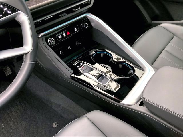 Used 2025 Audi Q5 Premium Plus w/ Premium Plus image 17