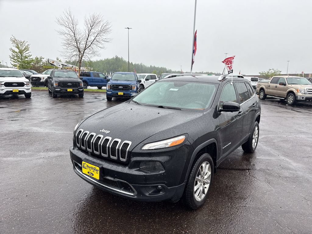Used 2014 Jeep Cherokee Limited w/ Luxury Group AWD/4WD image 2