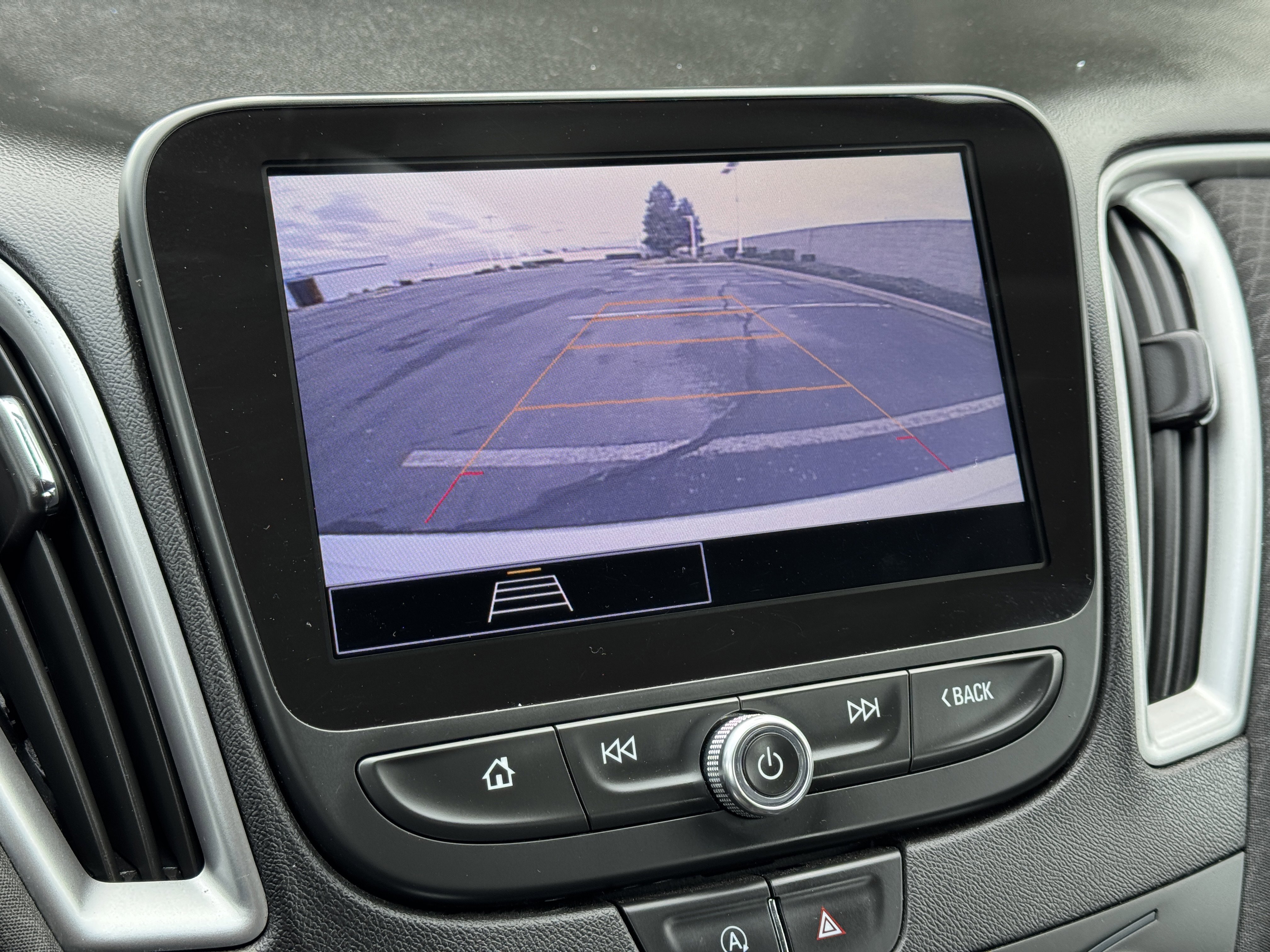 Used 2022 Chevrolet Malibu LT image 26