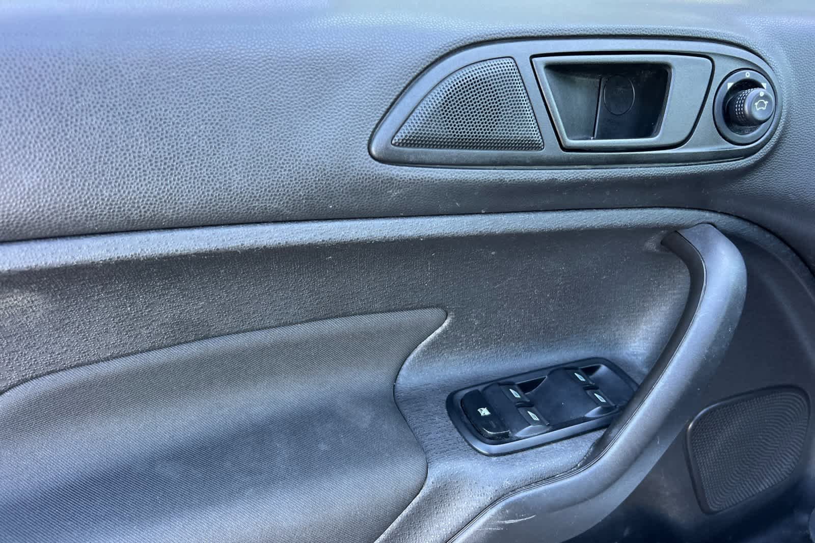 Used 2019 Ford Fiesta SE image 12