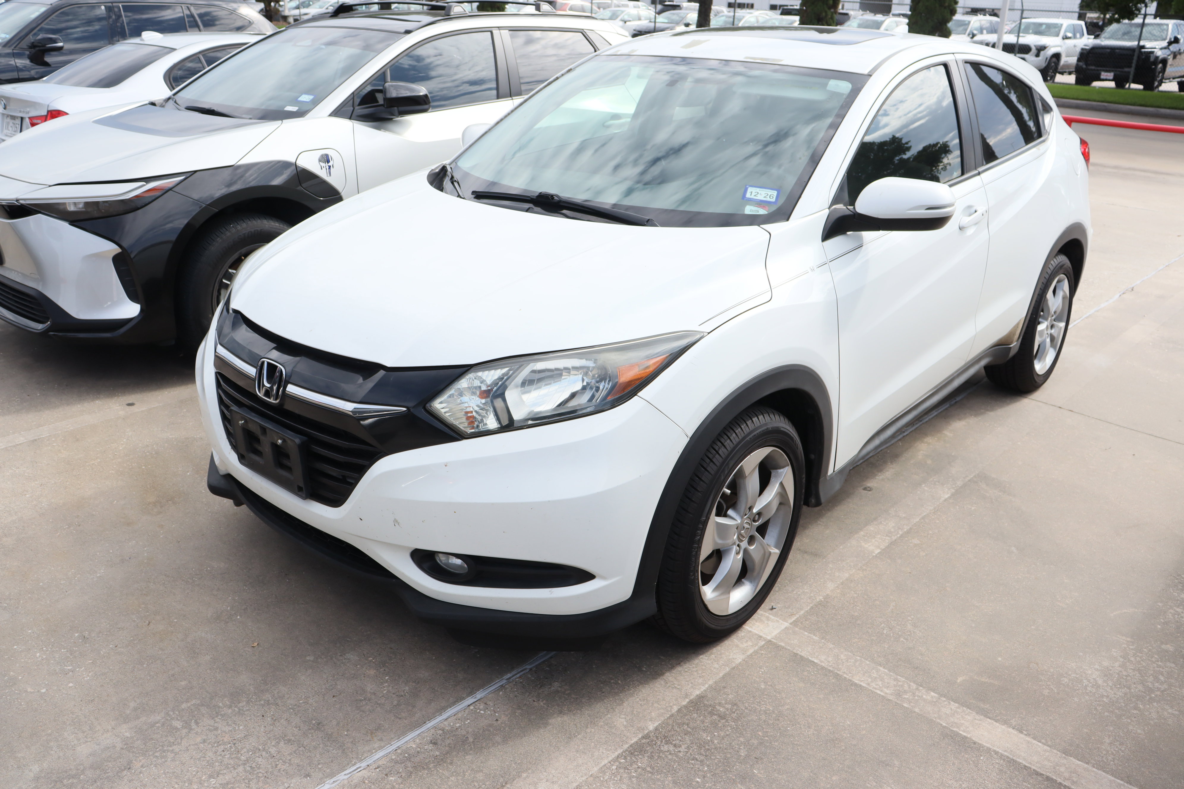 Used 2016 Honda HR-V EX image 3