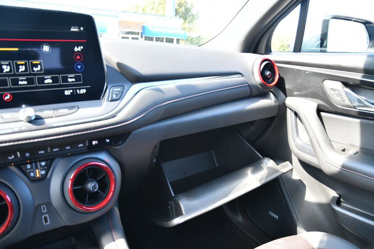 Used 2025 Chevrolet Blazer RS FWD image 29