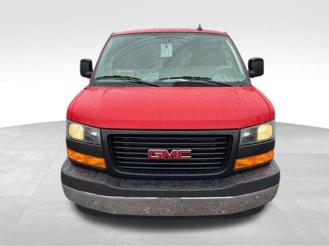 New 2026 GMC Savana 3500 w/ Driver Convenience Package RWD image 2