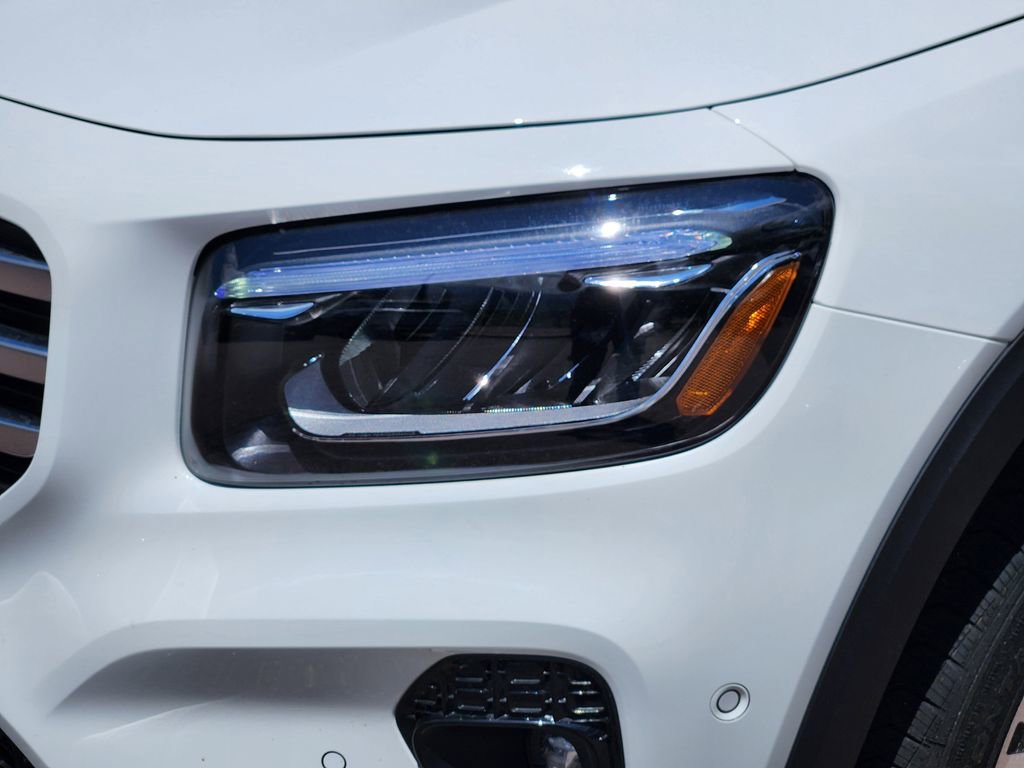 New 2025 Mercedes-Benz GLB 250 4MATIC image 8