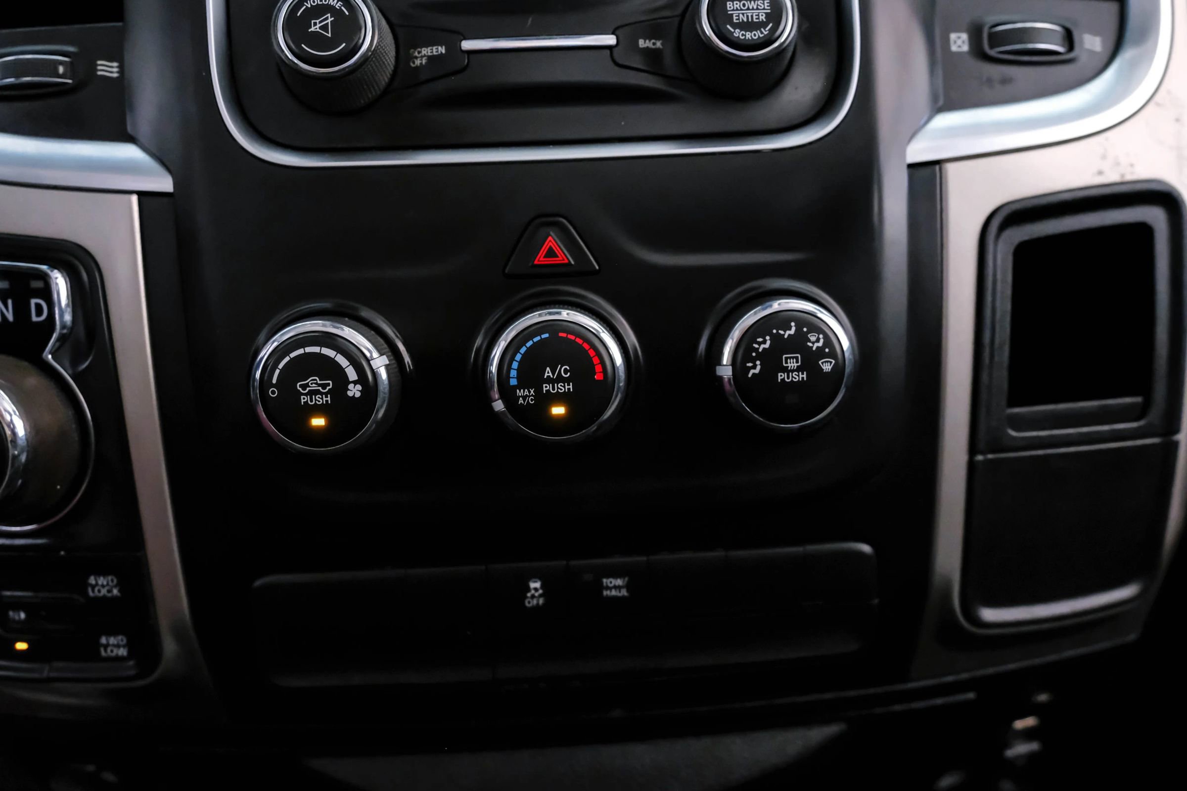 Used 2019 RAM 1500 Classic SLT image 20