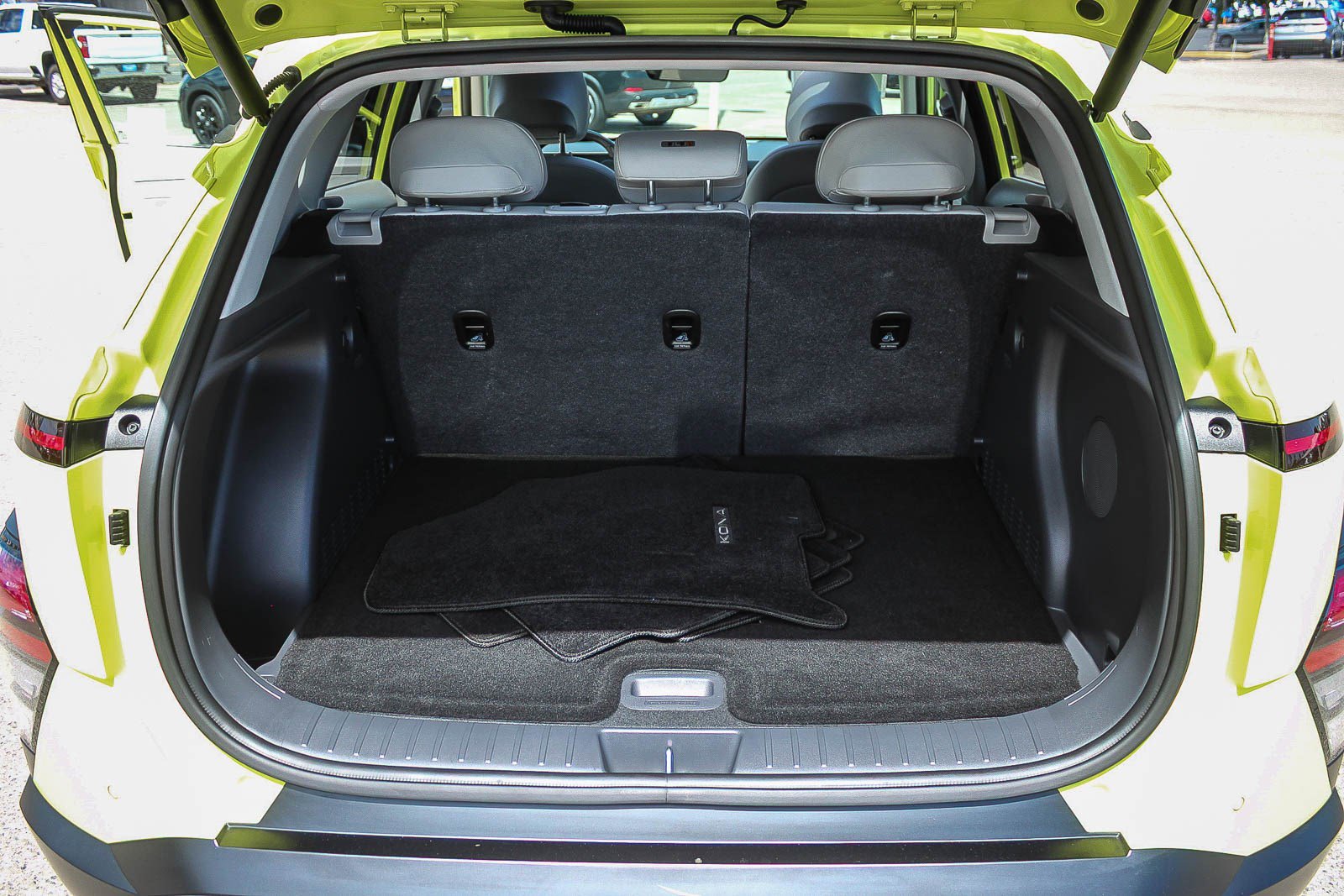 Used 2024 Hyundai Kona Limited AWD/4WD image 29