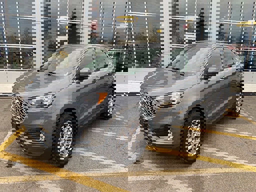 Used 2024 Ford Edge SEL w/ Convenience Package