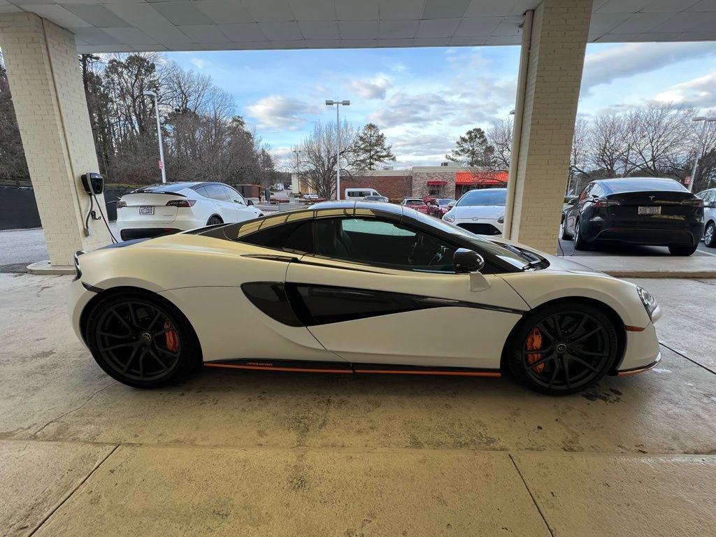 Used 2018 McLaren 570S Spider image 27