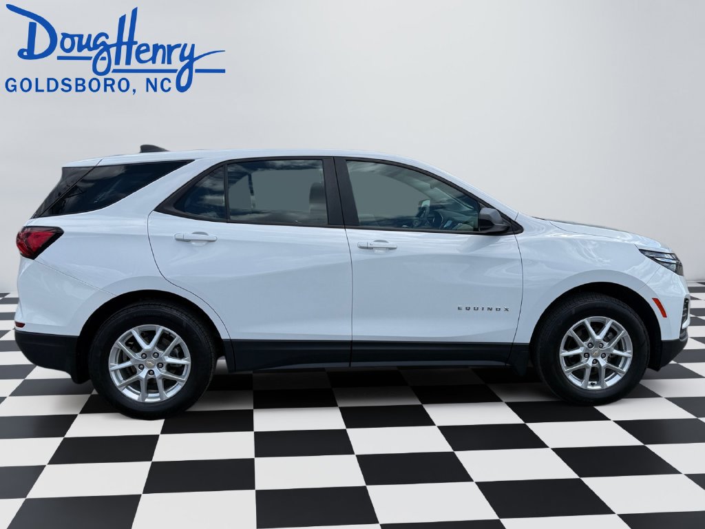 Used 2023 Chevrolet Equinox LS w/ LPO, Floor Liner Package AWD/4WD image 6
