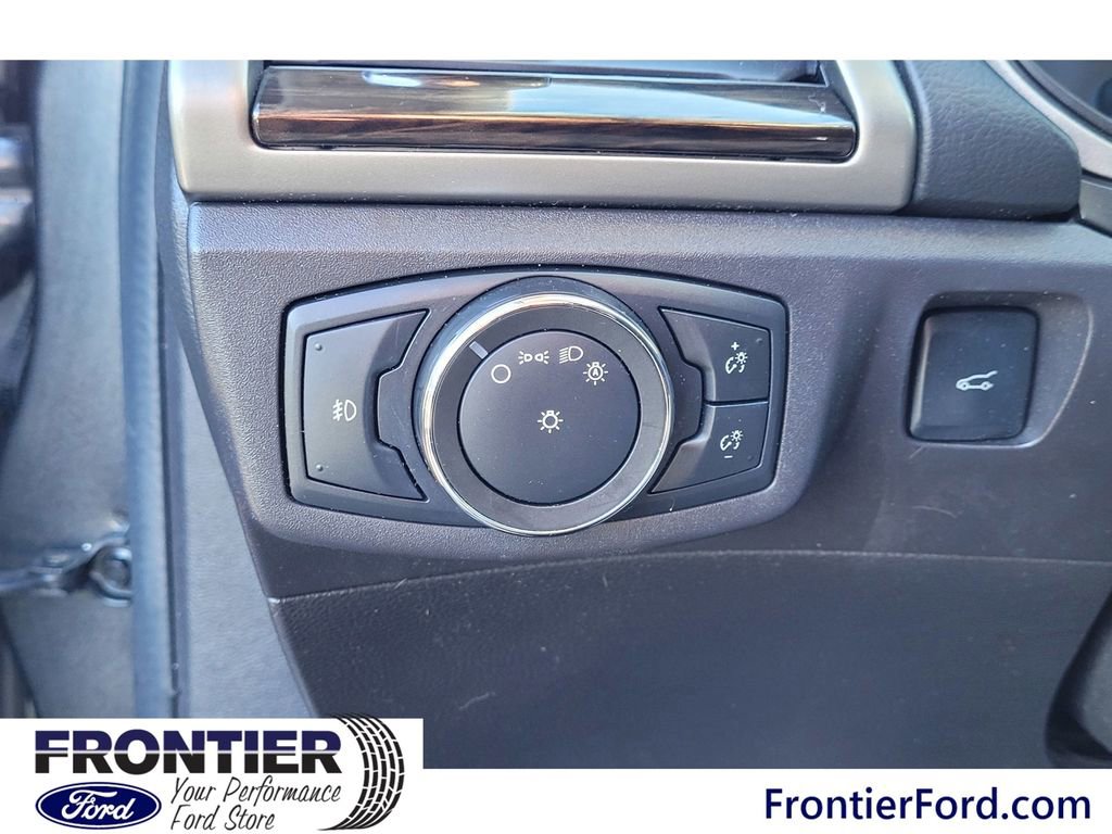 Used 2016 Ford Fusion SE w/ Equipment Group 202A image 16