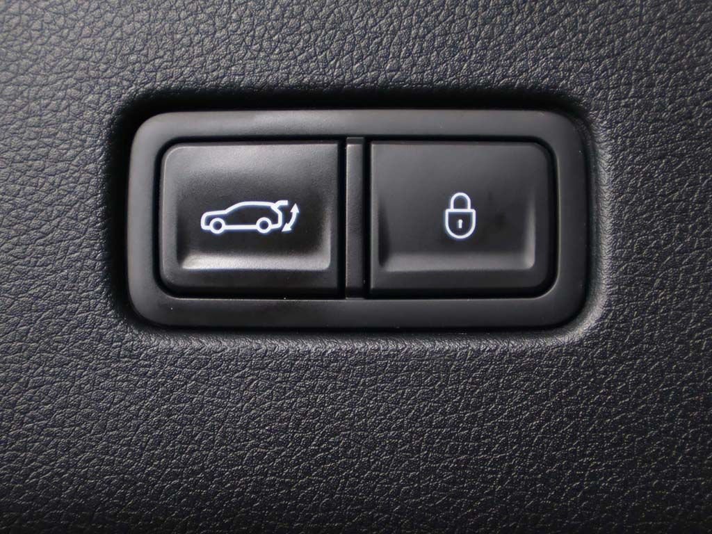 Used 2024 Genesis GV70 2.5T w/ Cargo Package AWD/4WD image 17