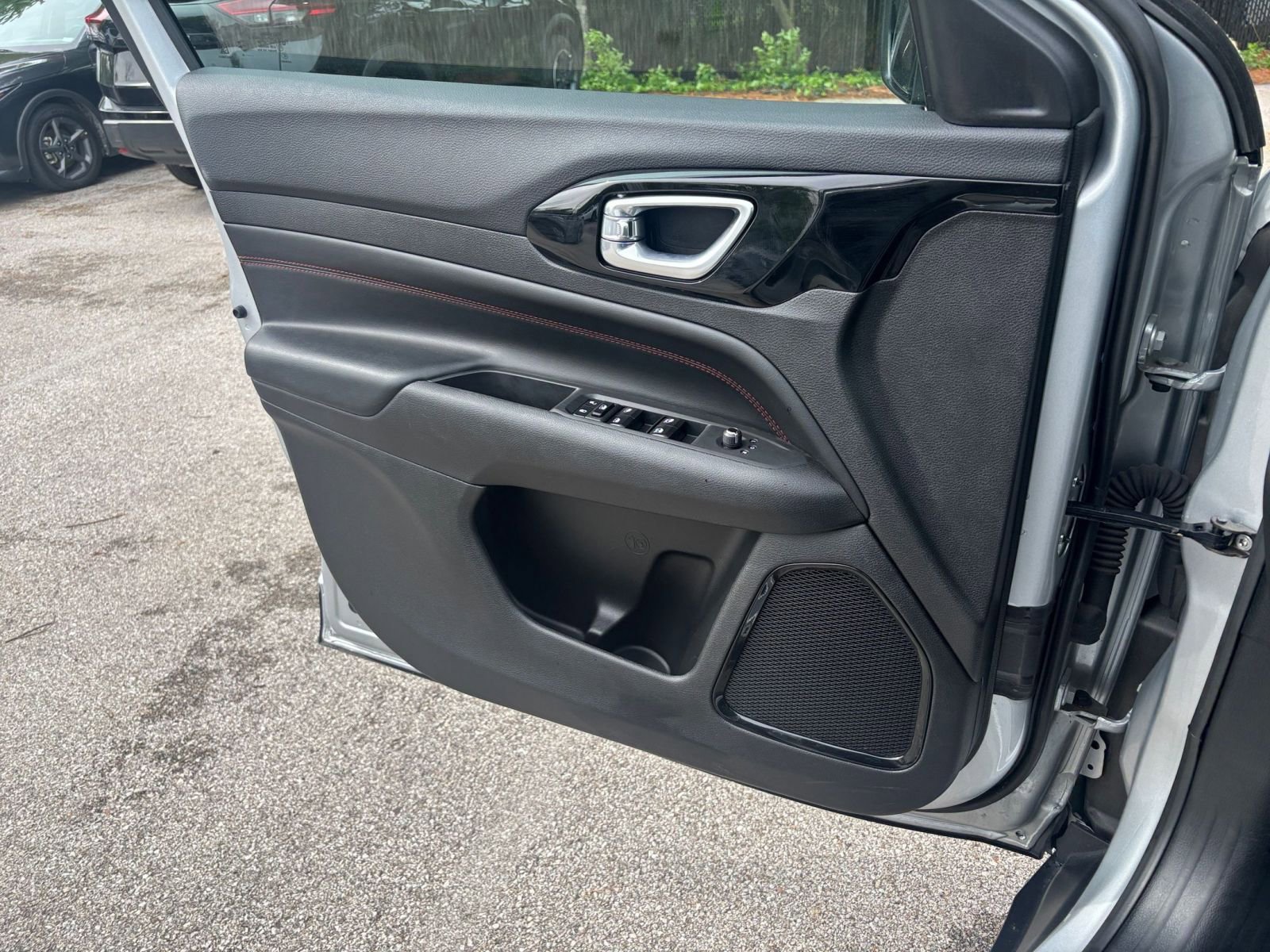 Used 2025 Jeep Compass Trailhawk image 18