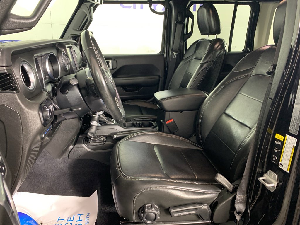 Used 2022 Jeep Wrangler Unlimited Sahara w/ Cold Weather Group image 16