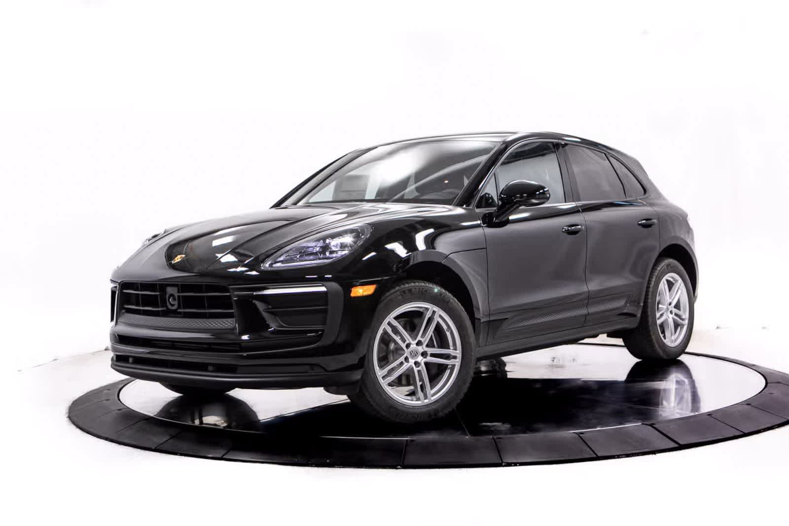 Certified 2026 Porsche Macan AWD/4WD image 1