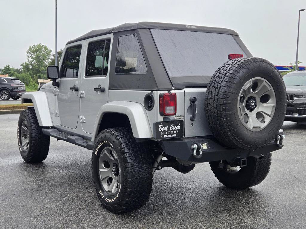 Used 2012 Jeep Wrangler Unlimited Sahara w/ Connectivity Group AWD/4WD image 10