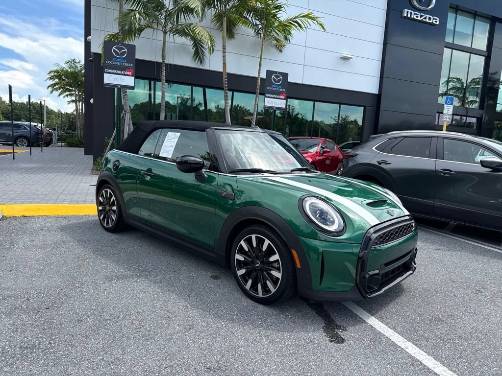 Used 2024 MINI Cooper S w/ Signature Upholstery Package FWD image 2