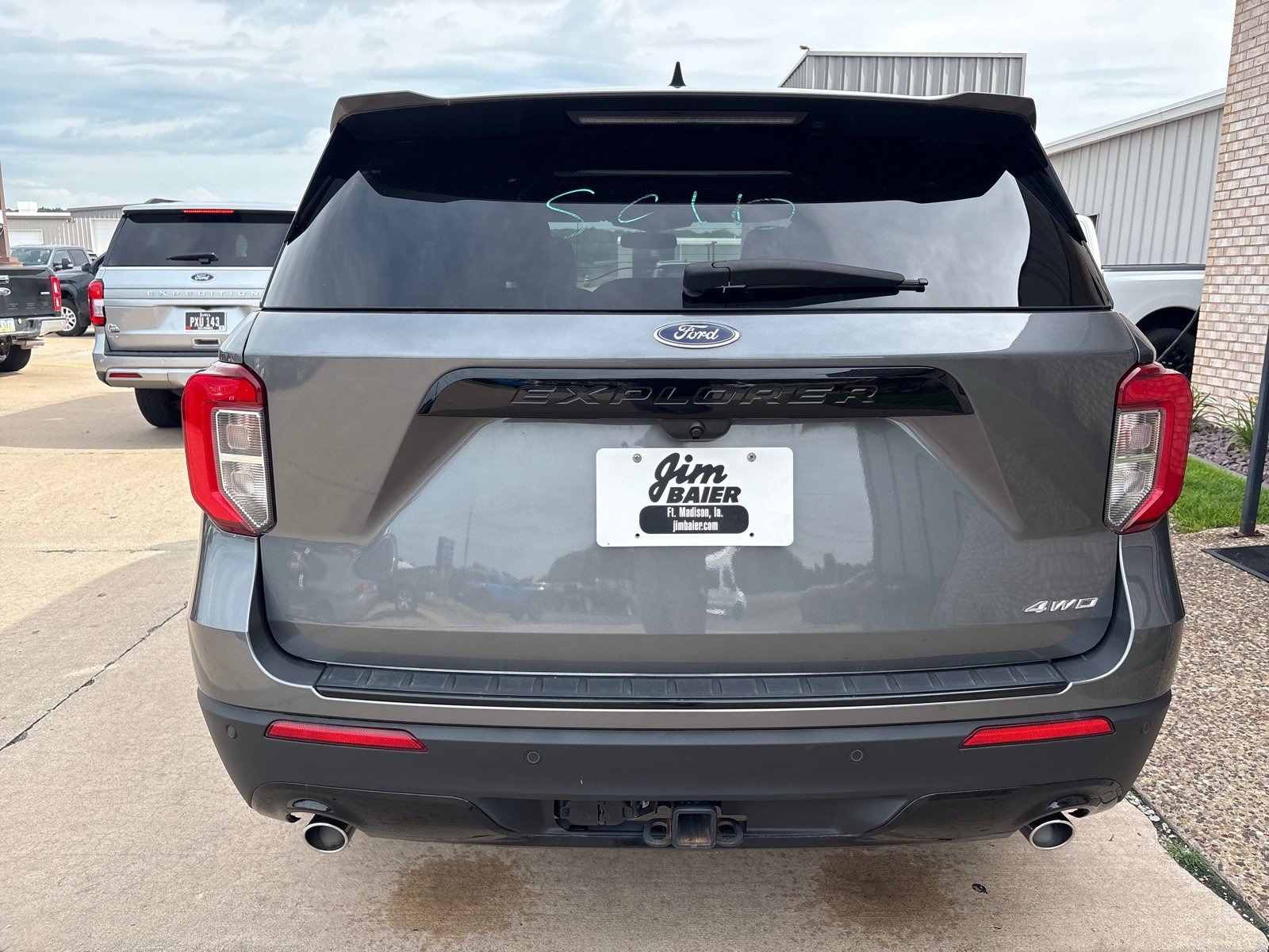 Used 2022 Ford Explorer ST-Line w/ Class IV Trailer Tow Package AWD/4WD image 11