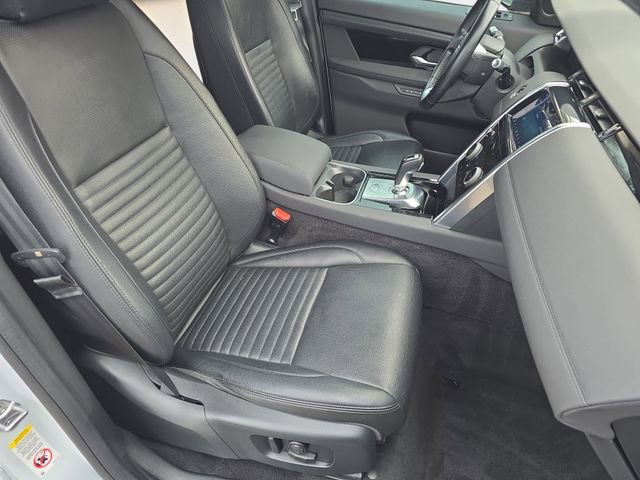 Used 2020 Land Rover Discovery Sport SE image 12