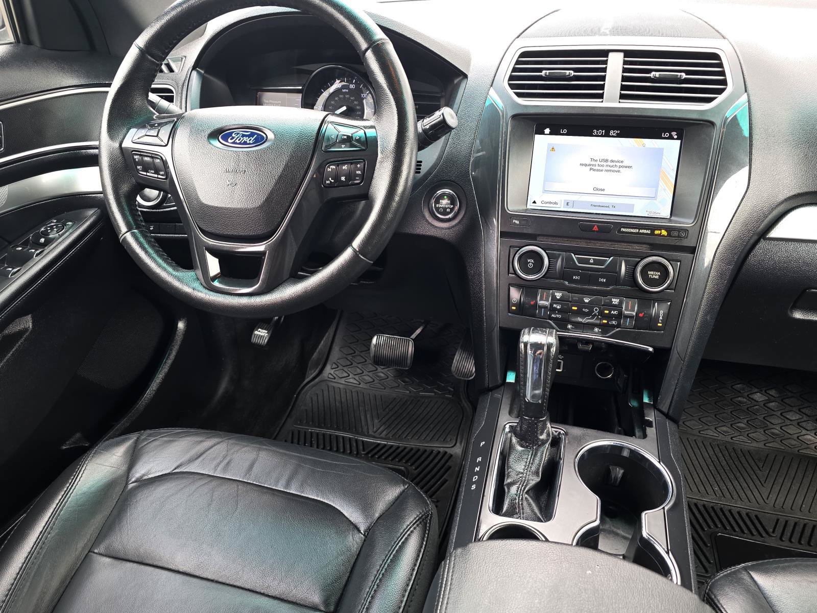 Used 2017 Ford Explorer XLT w/ Equipment Group 202A FWD image 9