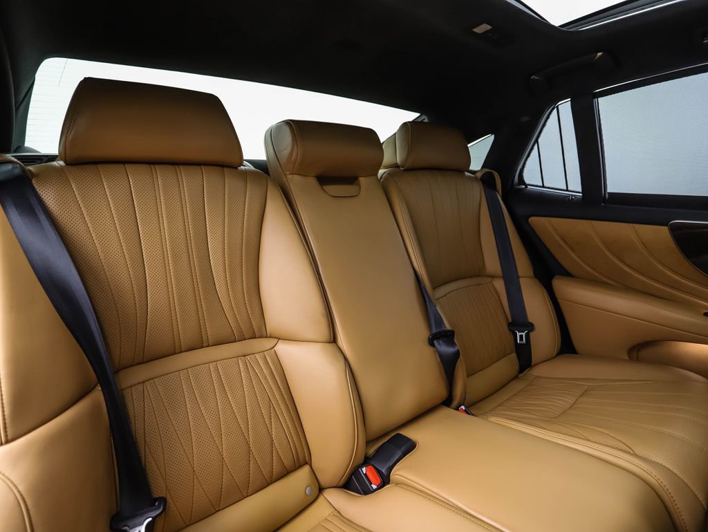 Used 2024 Lexus LS 500 AWD w/ Luxury Package image 26