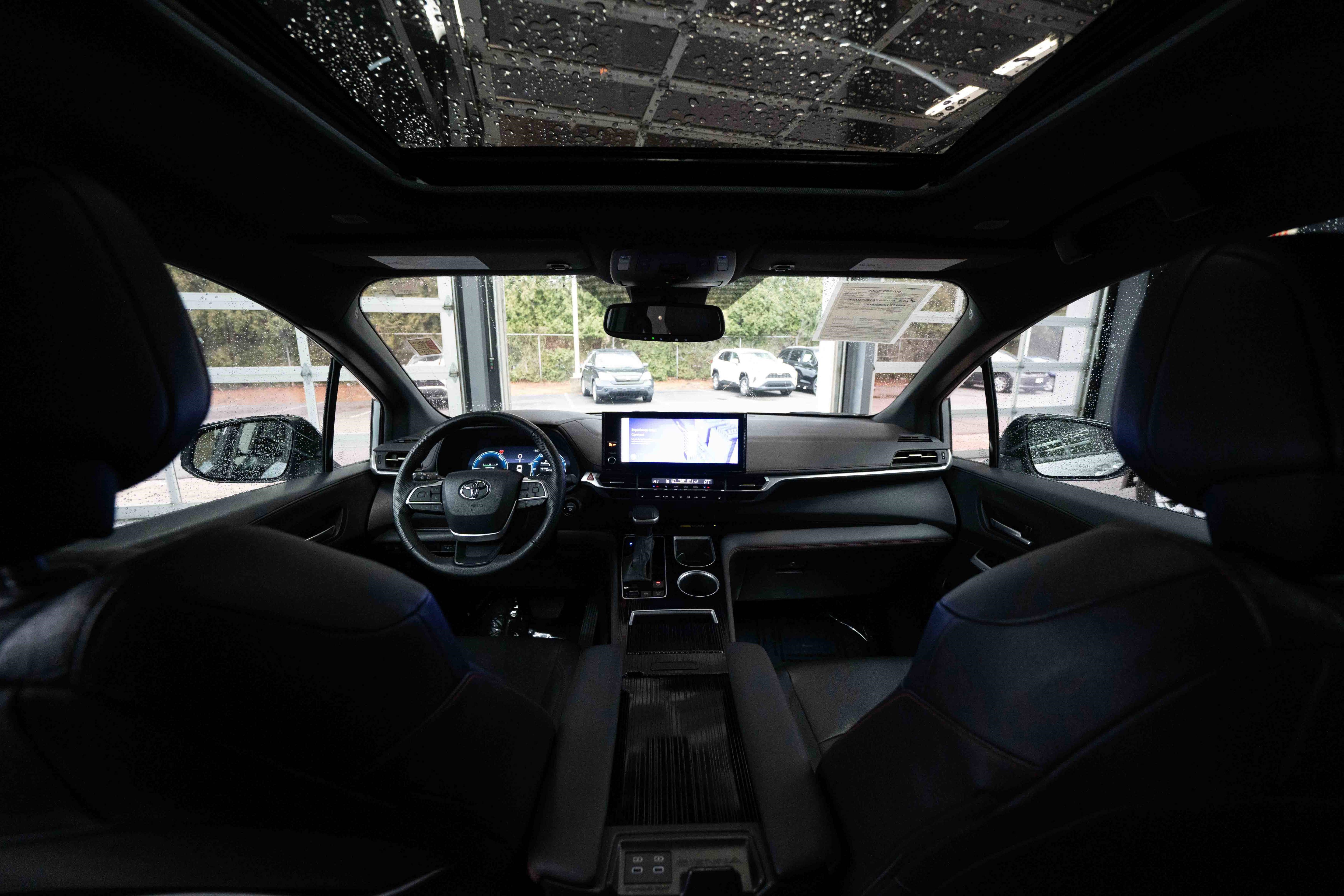 Used 2025 Toyota Sienna XSE image 19