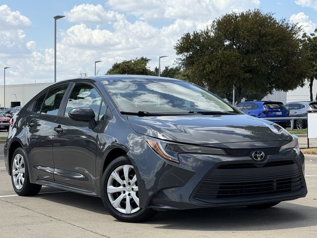 Used 2025 Toyota Corolla LE FWD image 2