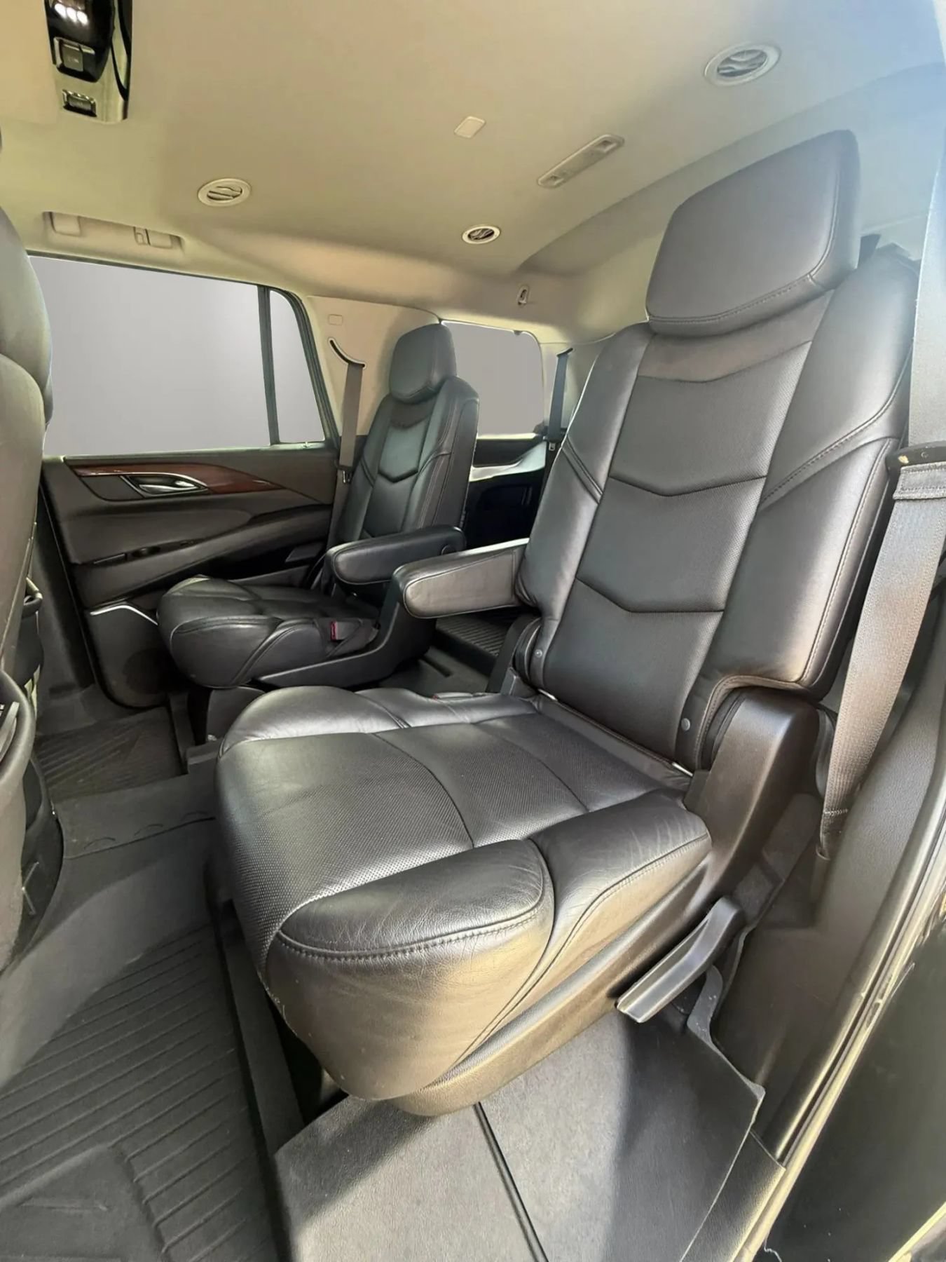 Used 2020 Cadillac Escalade Luxury AWD/4WD image 11