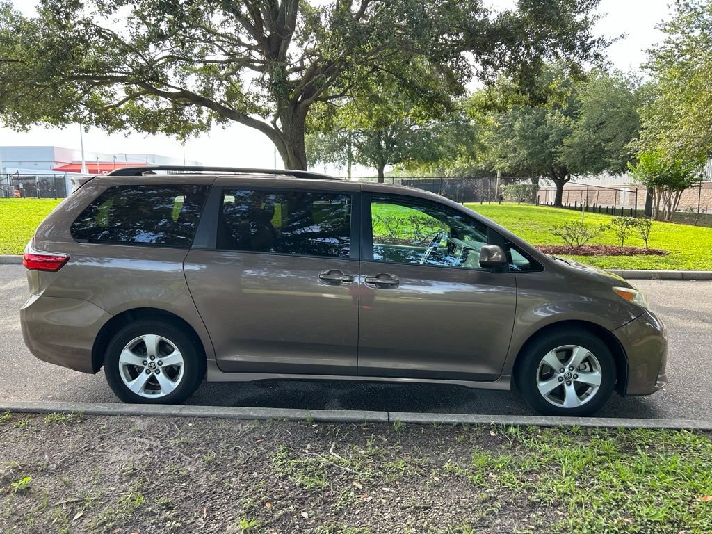 Used 2020 Toyota Sienna LE FWD image 7