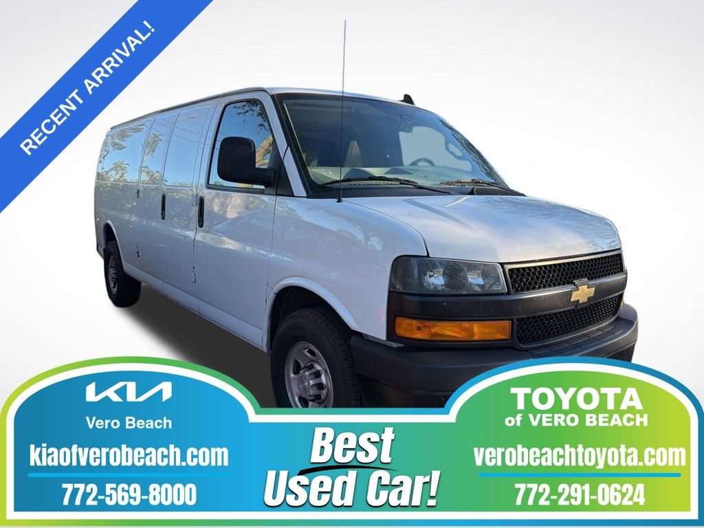 Used 2022 Chevrolet Express 3500 Extended w/ Driver Convenience Package image 1