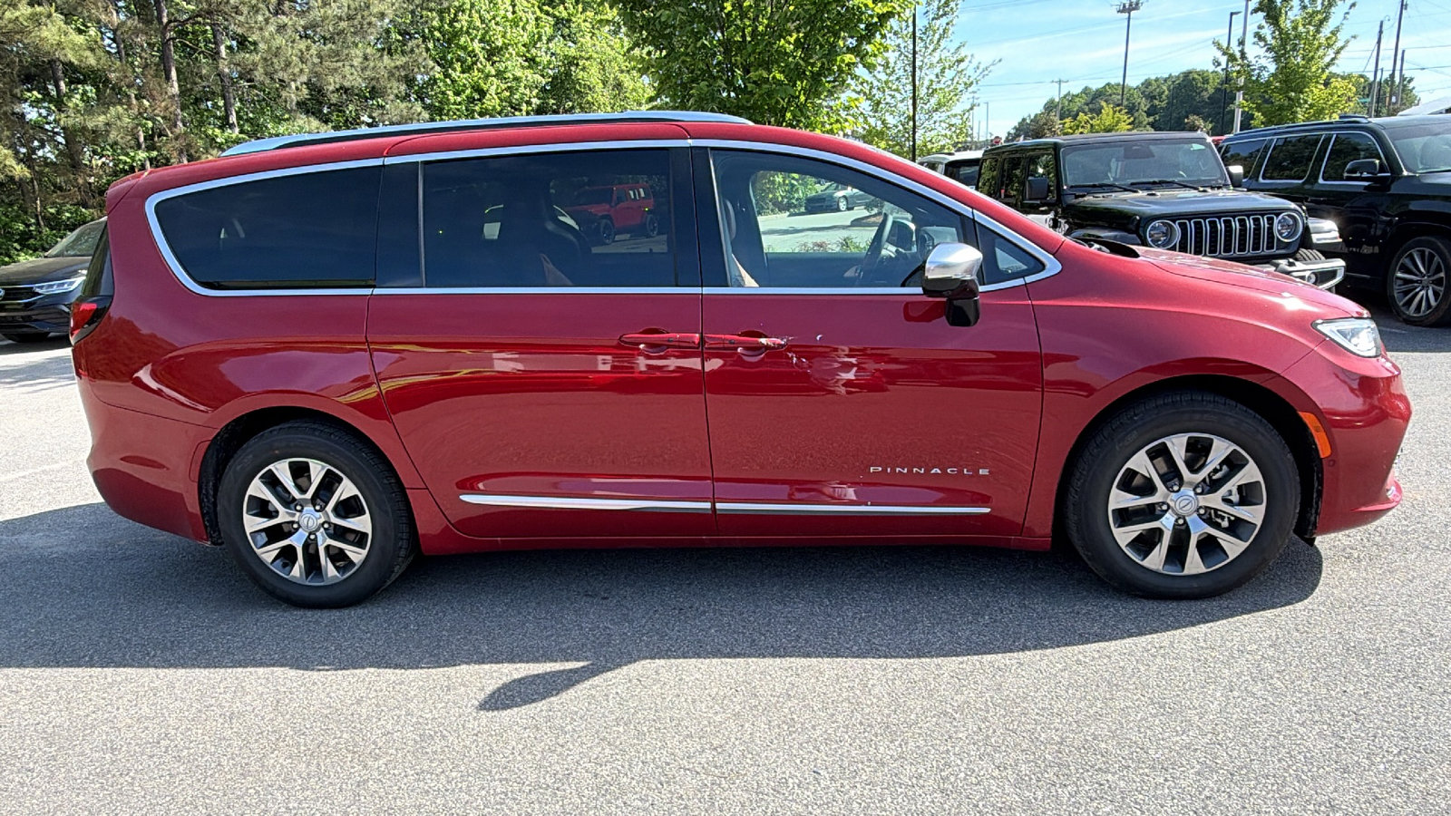 Used 2026 Chrysler Pacifica Pinnacle FWD image 7