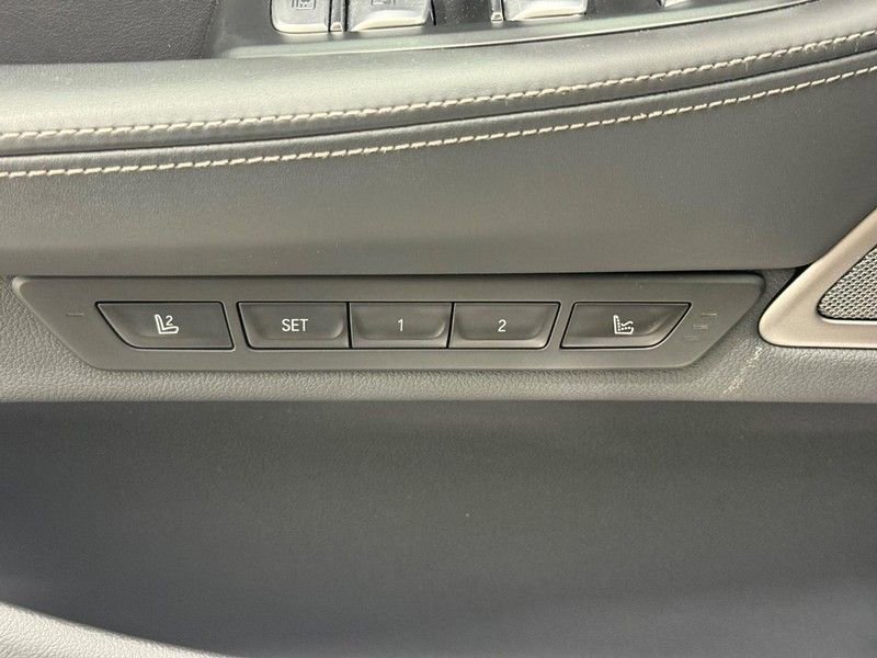 Used 2019 BMW 750i xDrive w/ Executive Package AWD/4WD image 14