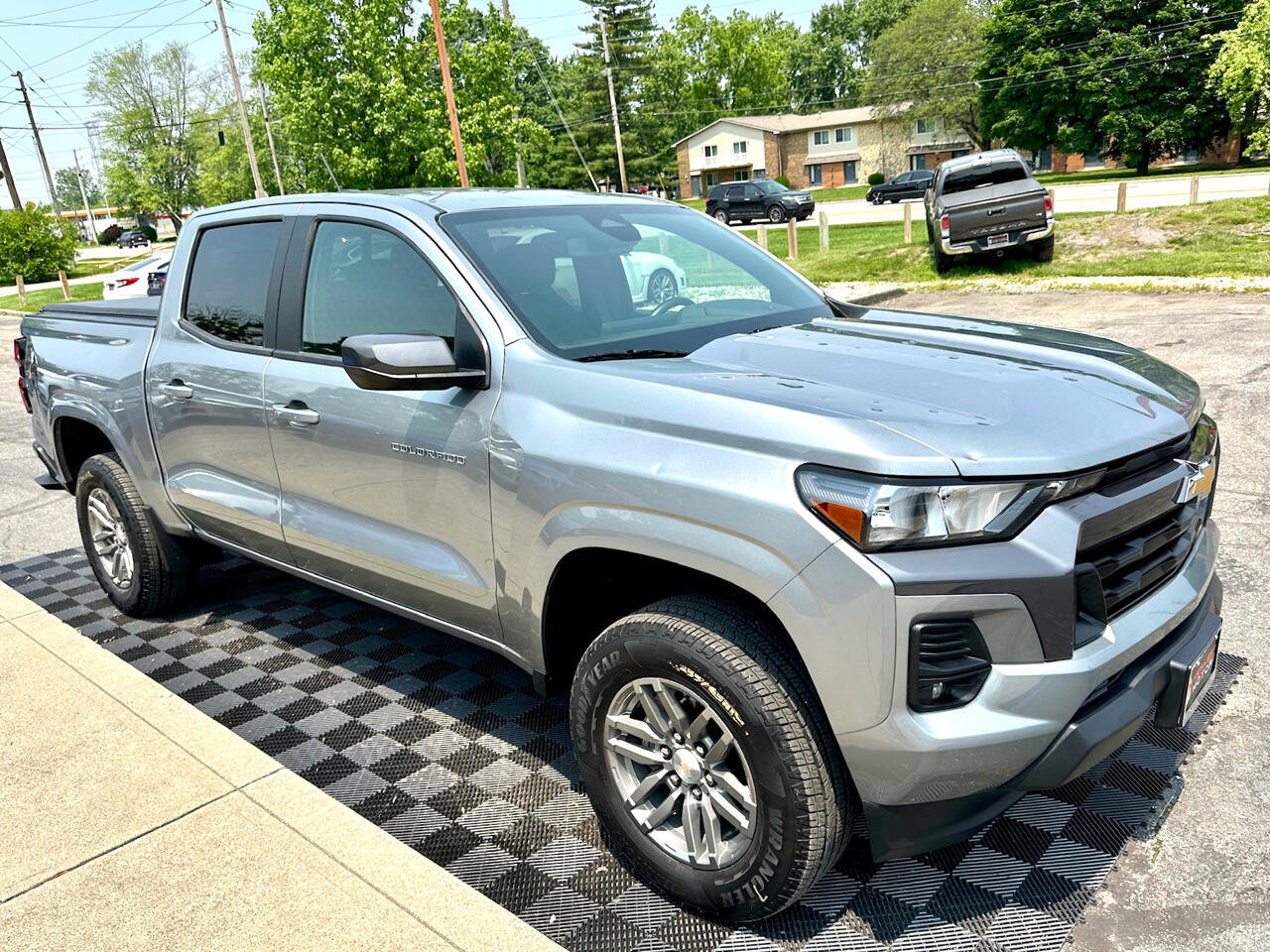 Used 2024 Chevrolet Colorado LT w/ LT Convenience Package II image 2