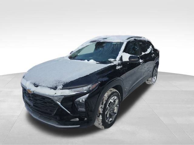 Used 2024 Chevrolet Trax LT image 2