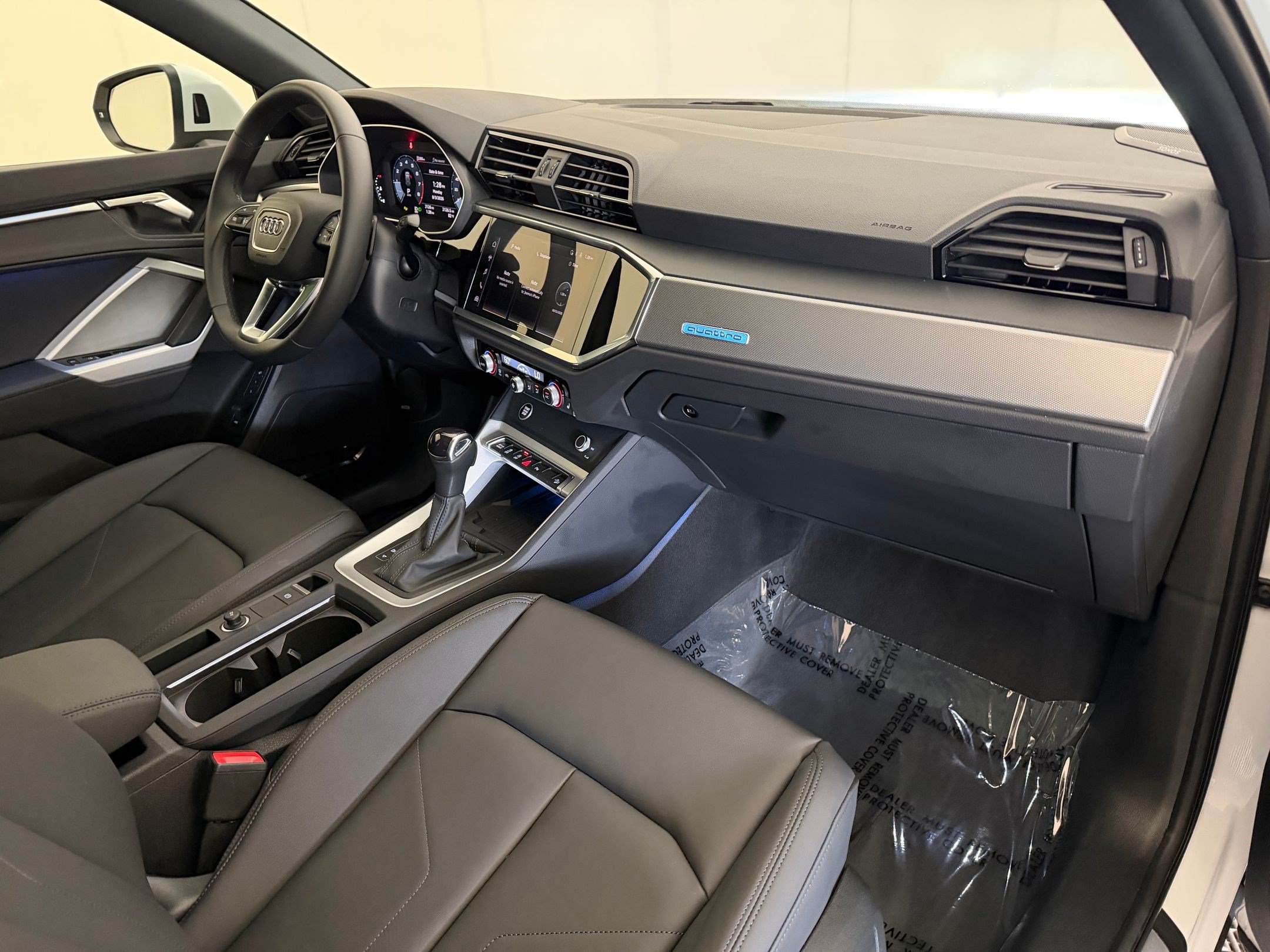 Certified 2025 Audi Q3 2.0T Premium Plus w/ Premium Plus Package AWD/4WD image 32