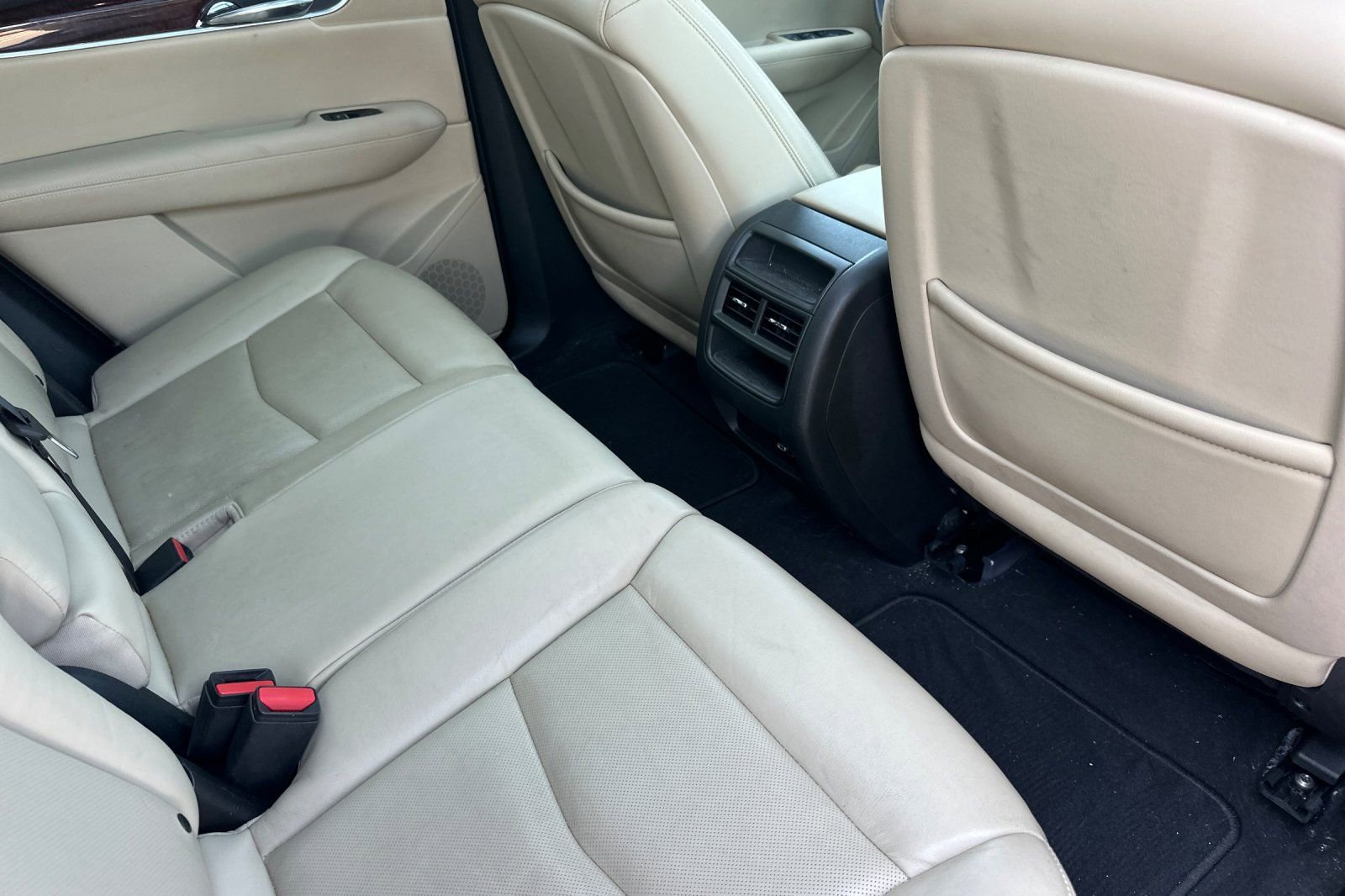 Used 2017 Cadillac XT5 Luxury w/ Driver Awareness Package AWD/4WD image 18
