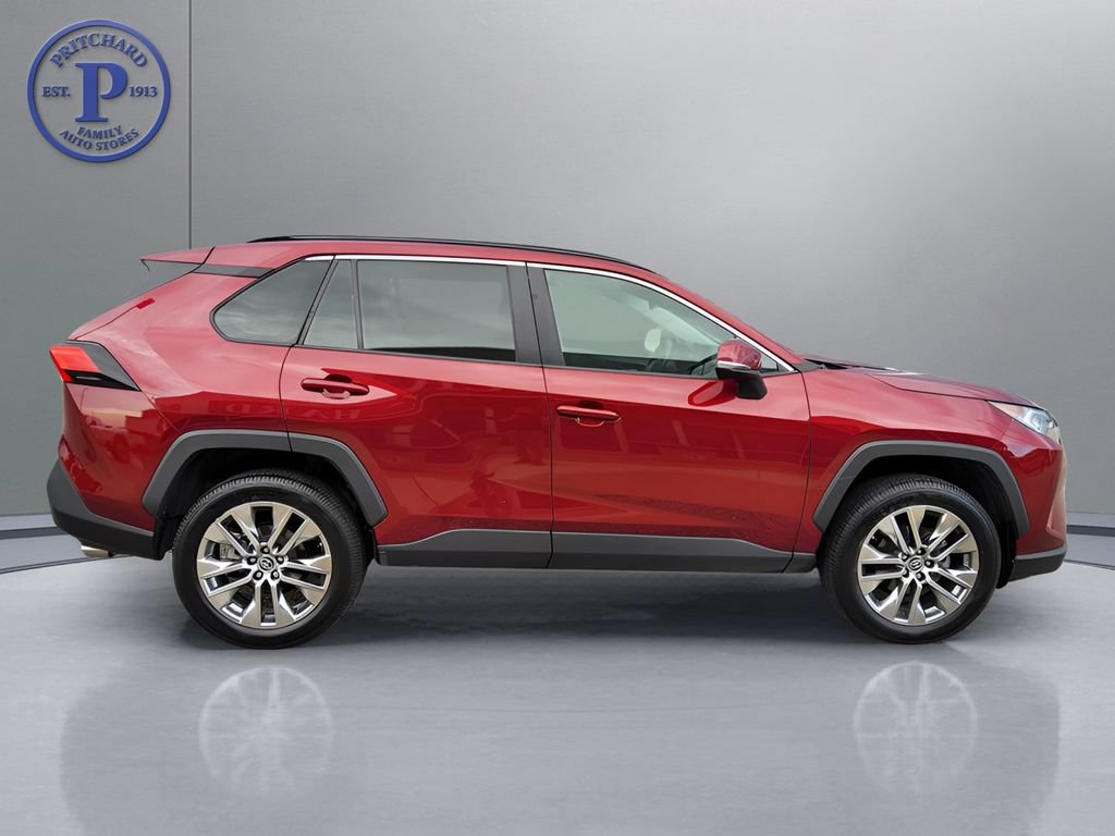 Used 2019 Toyota RAV4 XLE Premium w/ Cold Weather Package AWD/4WD image 8