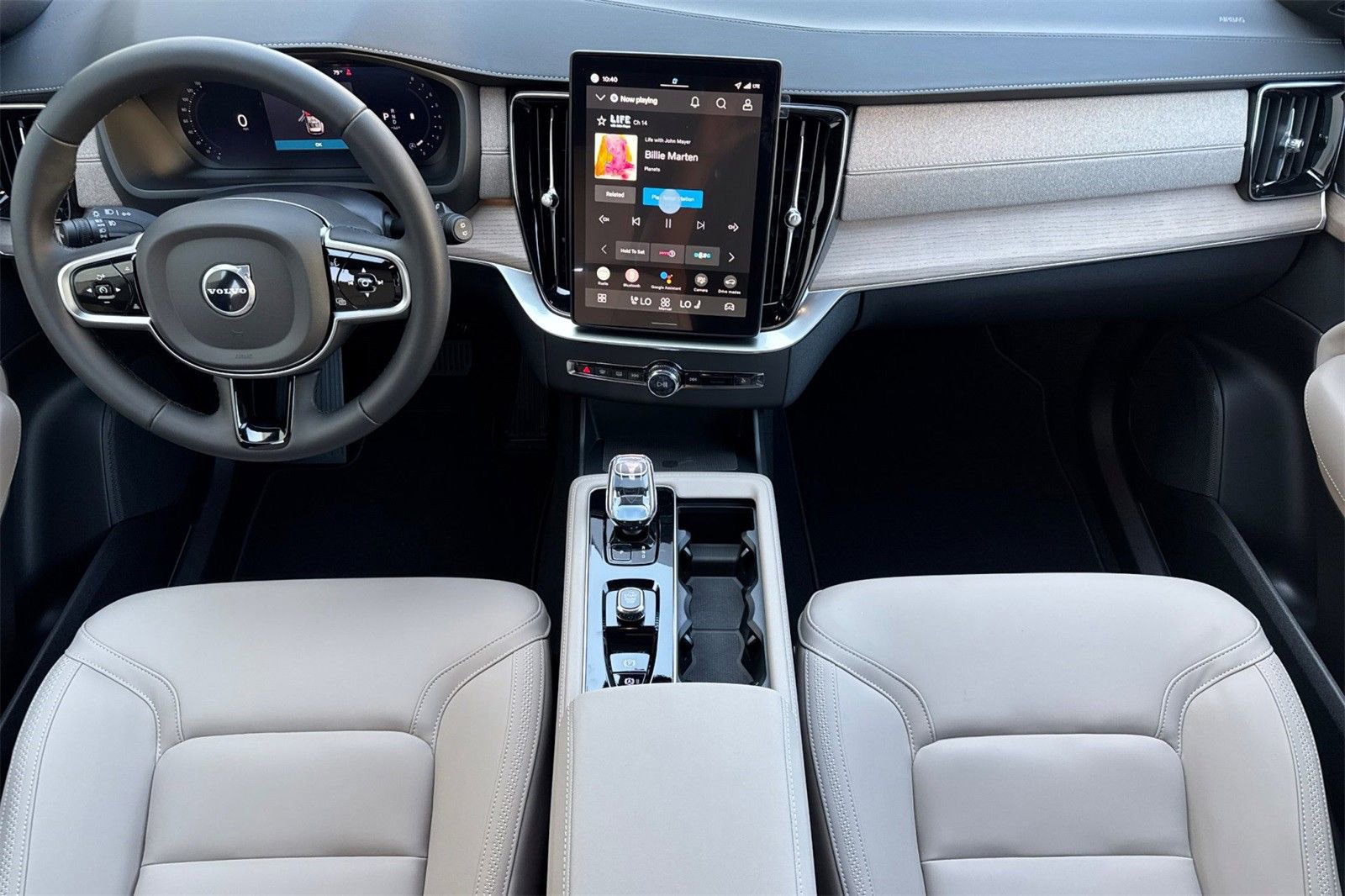 Used 2026 Volvo XC90 B5 Core w/ Protection Package AWD/4WD image 3