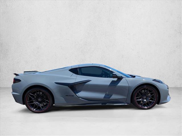 Used 2025 Chevrolet Corvette Z06 RWD image 4