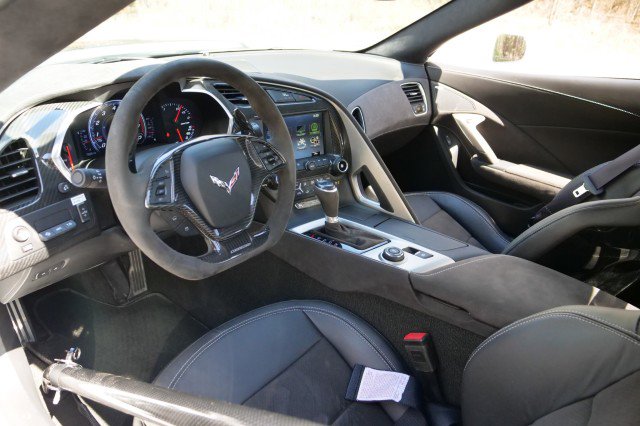 Used 2016 Chevrolet Corvette Z06 w/ 3LZ Preferred Equipment Group image 7